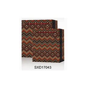 China manufacturer Birthday gift bag Latest product Red pattern paper Packaging