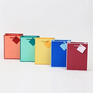 Hot Sell 2021Custom Shopping Bags Competitive Price Bear Gift Box Paper Packaging