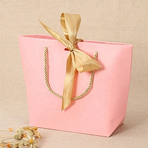 Ppaer Bags  Birthday gift bag competitive price Bear Gift Box paper Packaging