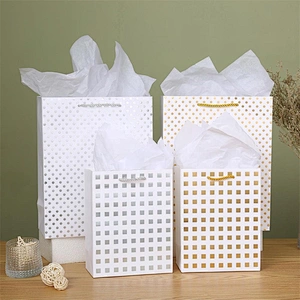 Hot Sell Factory latest Birthday gift bag competitive price Bear Gift Box paper Packaging