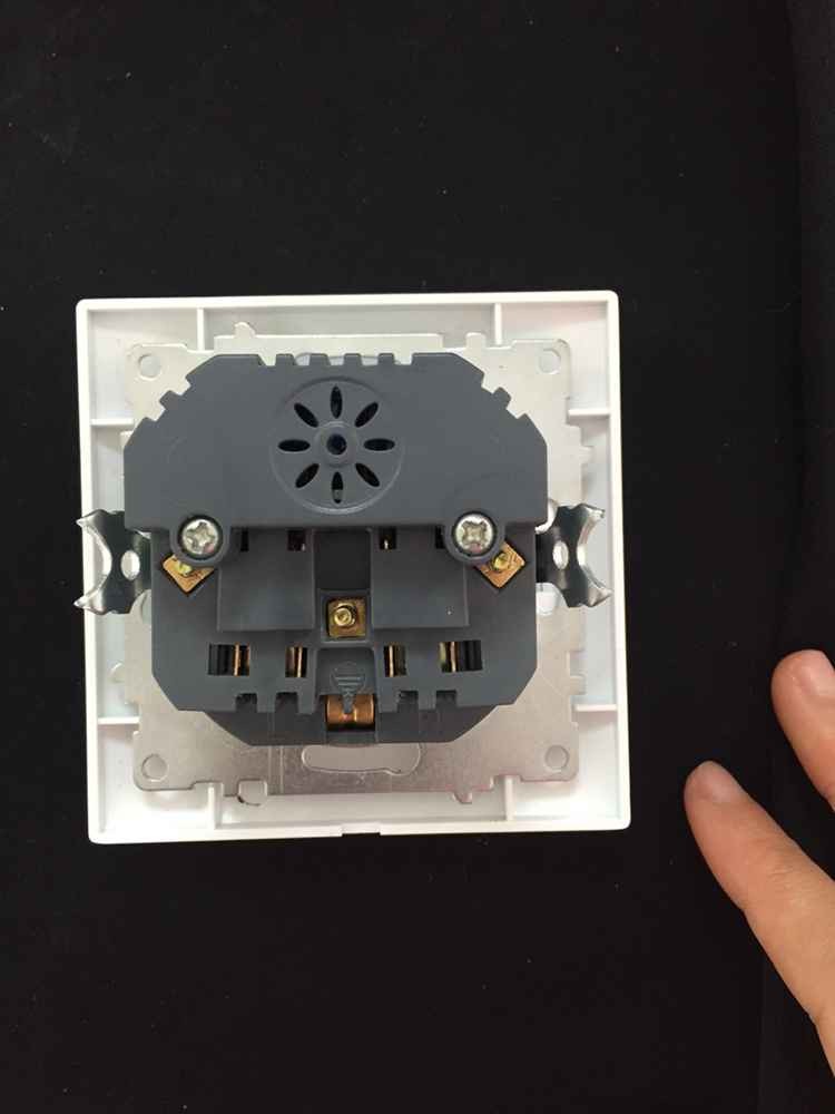 EU USB switch back.jpg