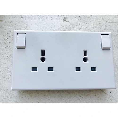 13 AMP 2 GANG CONVERTER SOCKET