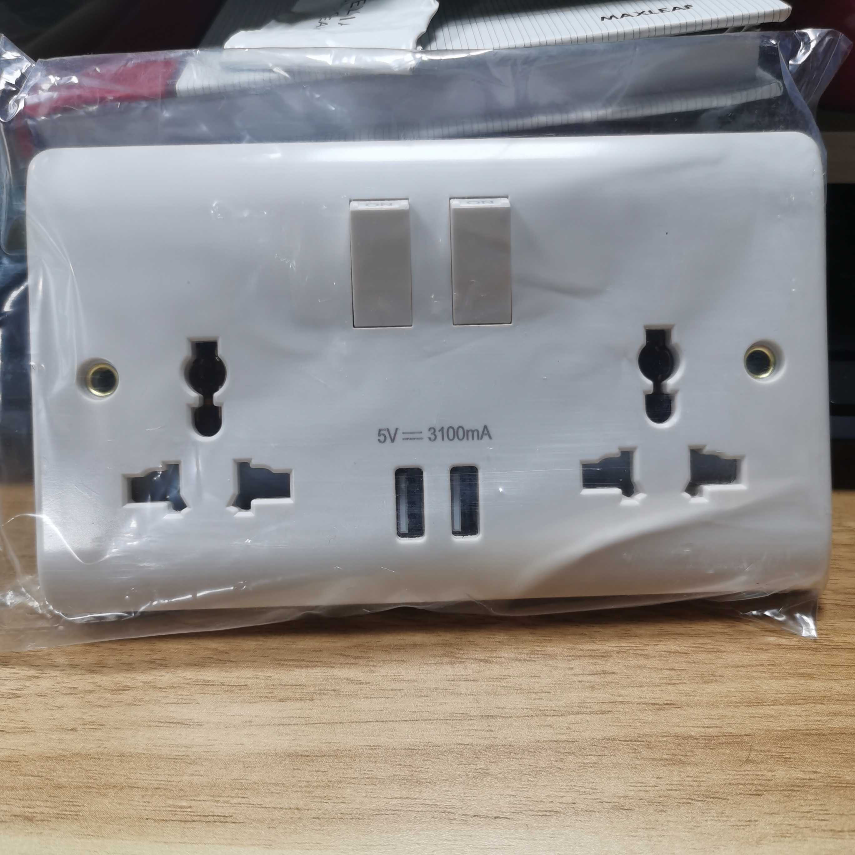 16A 2 Gang Universal Socket With  2USB Outlet 3.1AmP