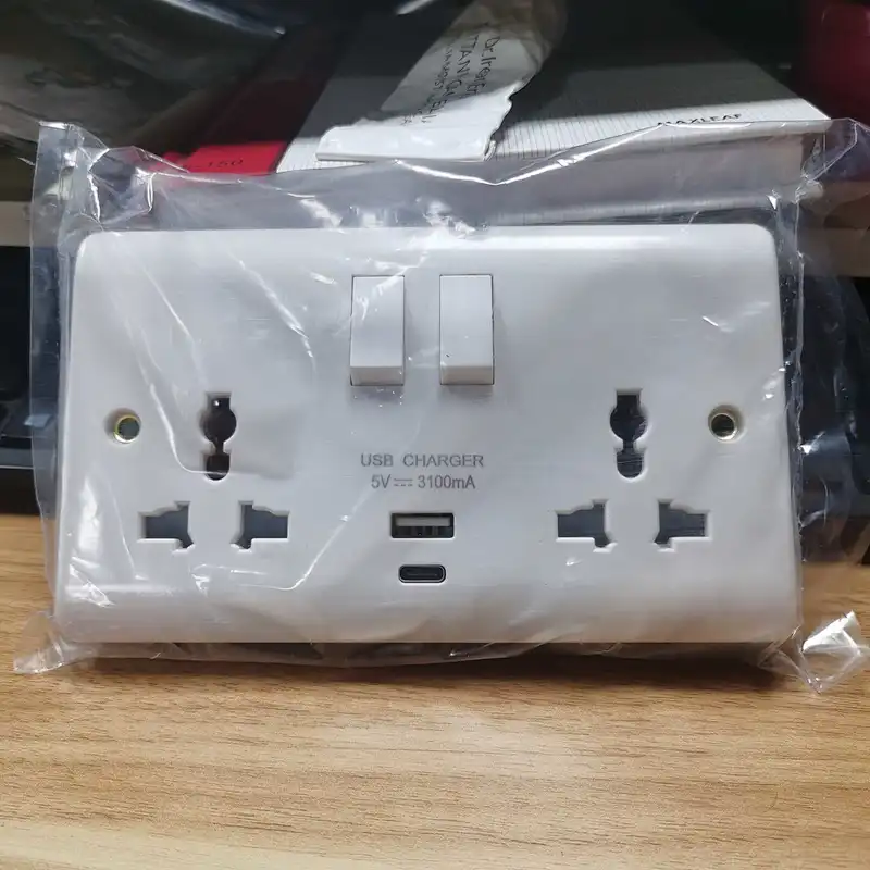 16A 2 Gang Universal Socket With  USB+ type—c  Outlet 3.1AmP