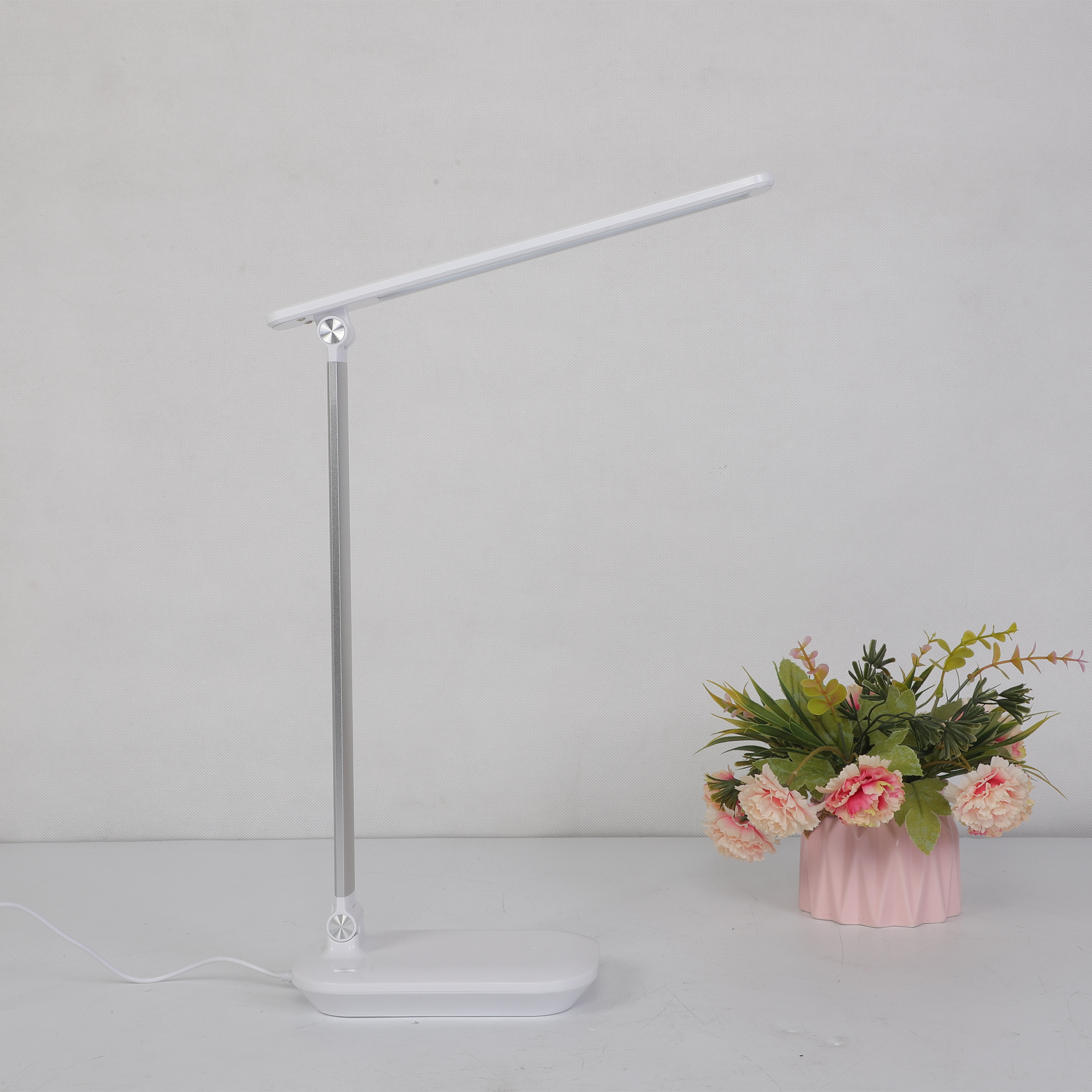 switch control on/off, LED desk lamps  with USB and battery, modern table lamp
