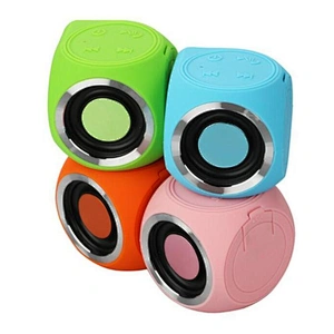 Portable Mini Silicon Bluetooth Keychain Wireless Swimming Cylinder Waterproof Outdoor Speaker