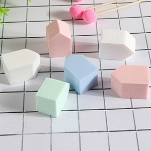 Wholesale 2021 Hot Selling 6 Pcs/set Little House Shape Makeup Sponge Puff Set with Logo