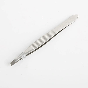 Wholesale stainless steel eyebrow tweezers customized color slanted tweezers