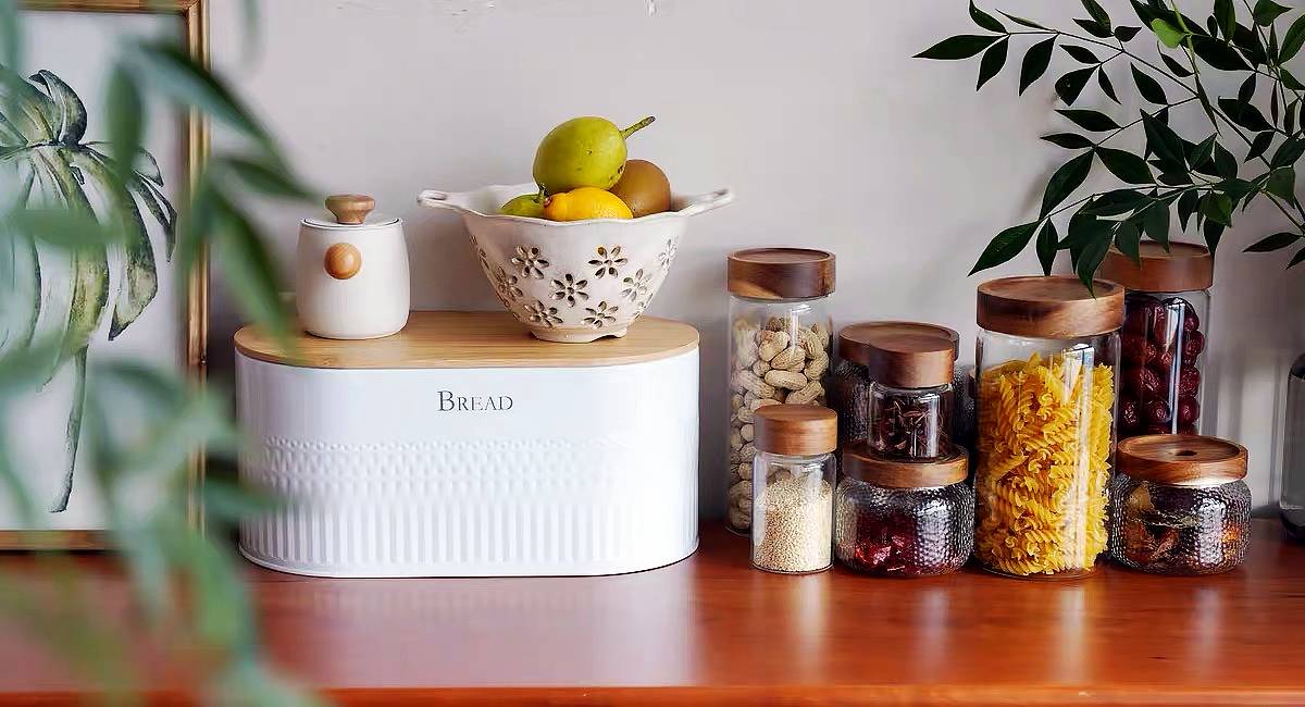 kitchen storage set - diamond bread bin with some food