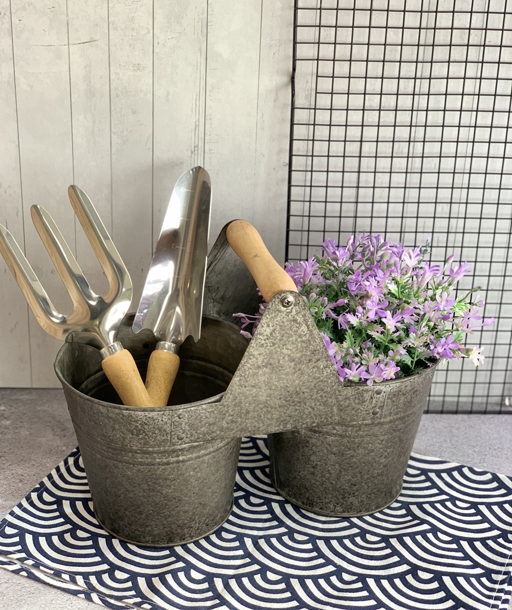 garden metal flower bucket