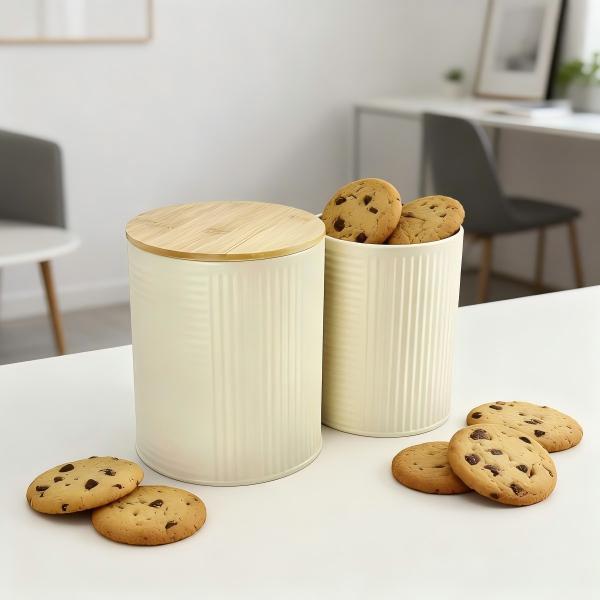 kitchen storage set - diamond bread bin with some food