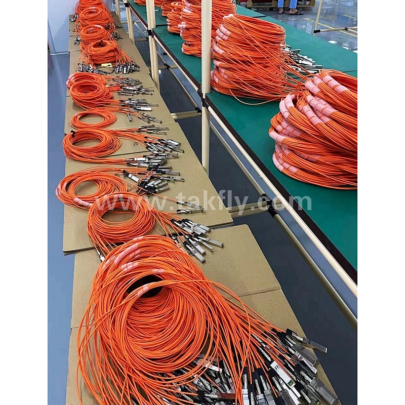 100G QSFP28 to 4xSFP28 Active Optical Cable