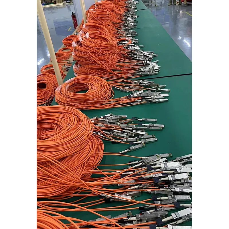 40G QSFP to 2X10G SFP + AOC(Active Optical Cable)