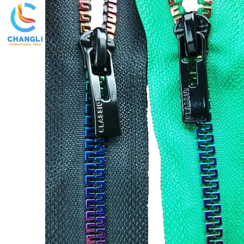 Gradient resin zipper