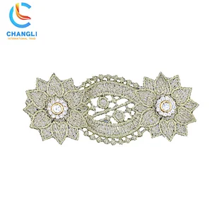 Flower-shaped hand-embroidered lace with diamonds