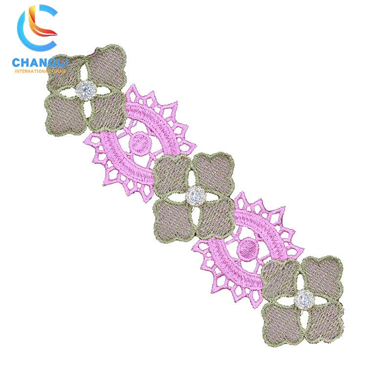 Four-leaf clover hand-embroidered lace with diamonds