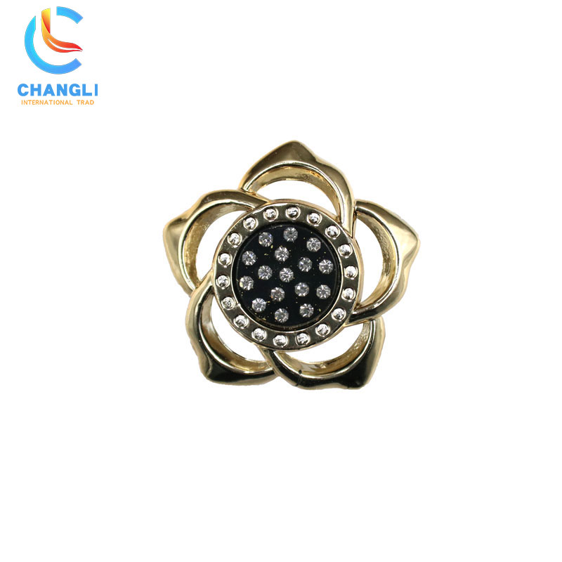 Shoe button (70)