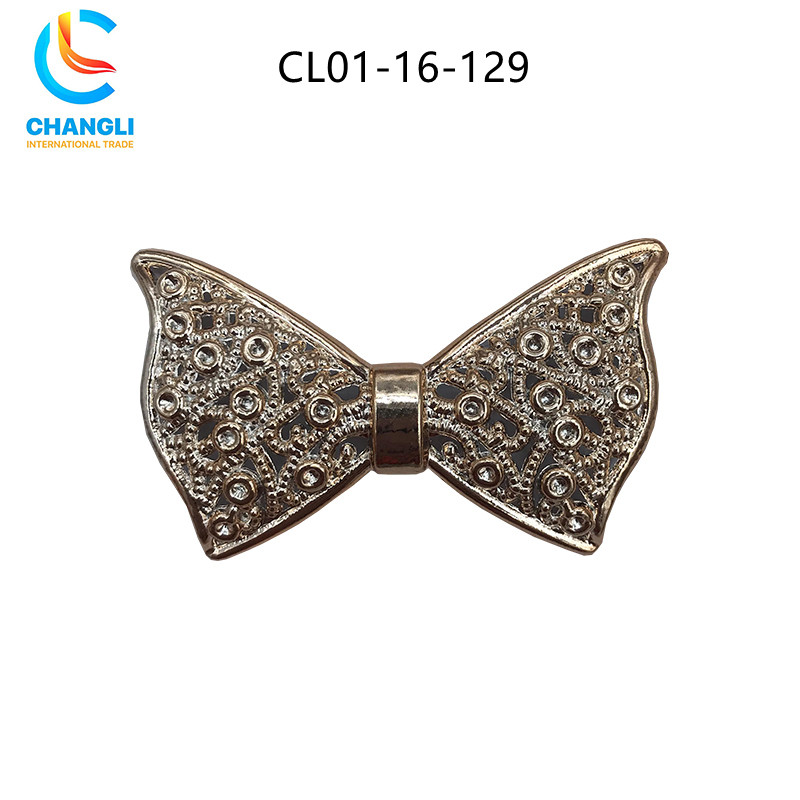 Shoe button (111)