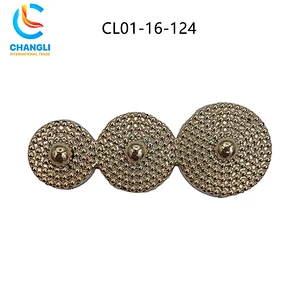 Shoe button (106)