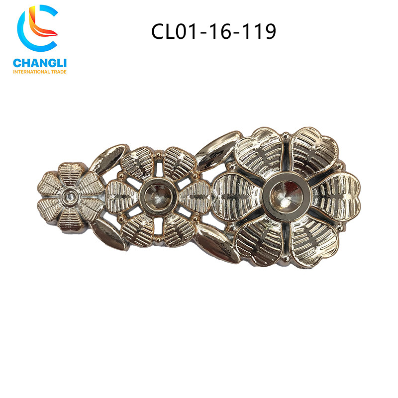 Shoe button (101)