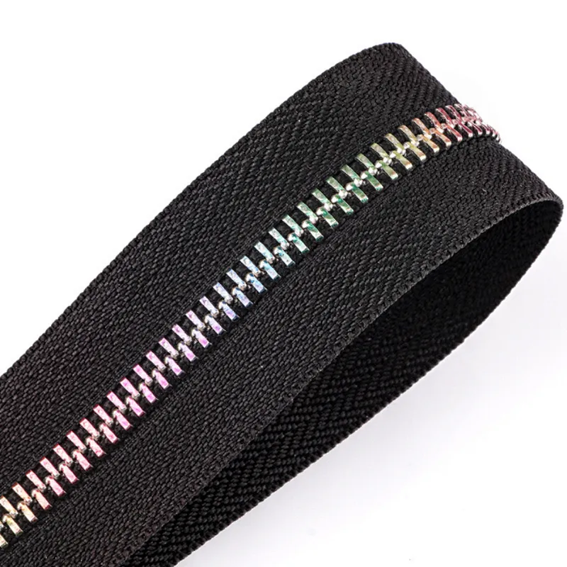 Metal zipper