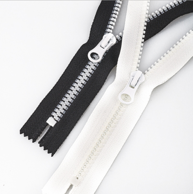 Resin zipper