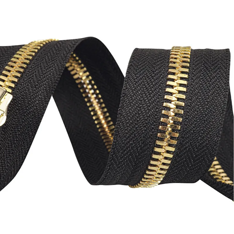 Metal zipper