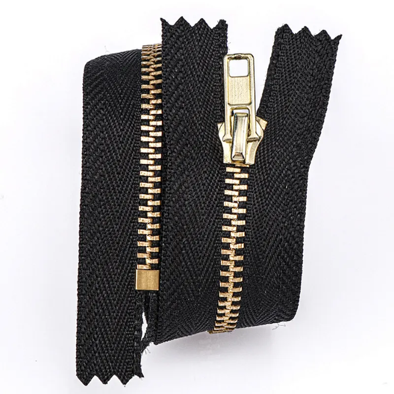 Metal zipper