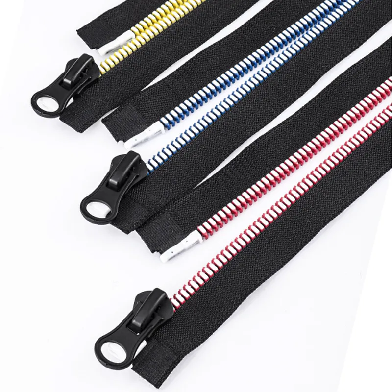 Resin zipper