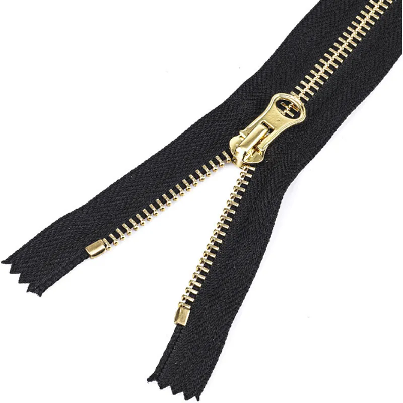 Metal zipper