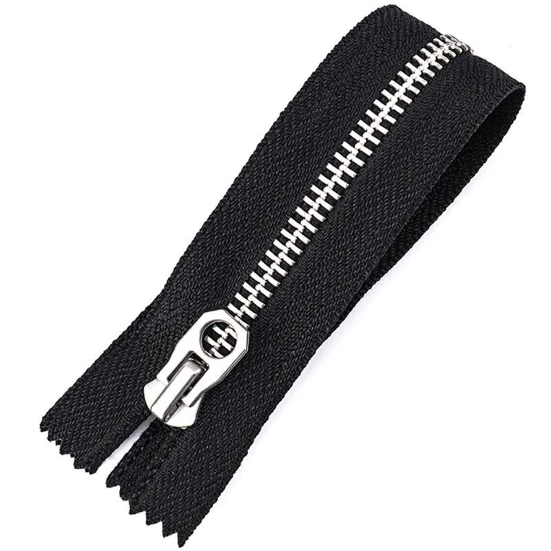Metal zipper
