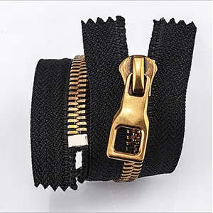 Metal zipper