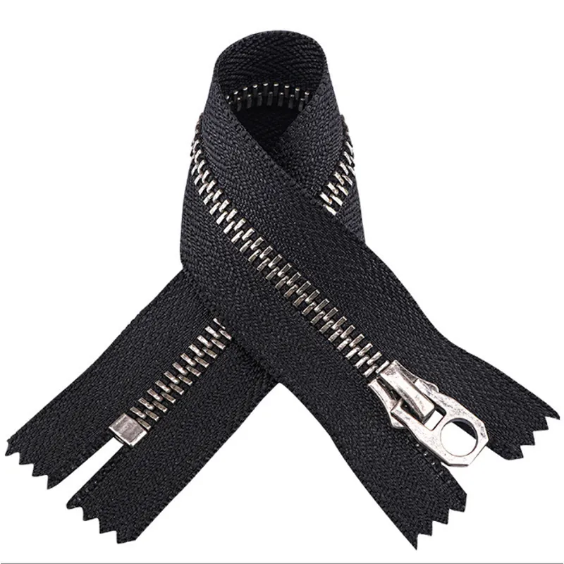 Metal zipper