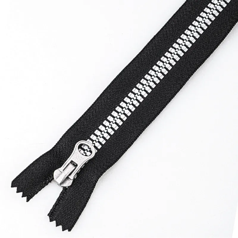Resin zipper