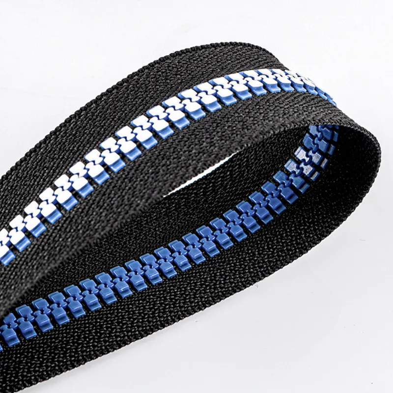 Resin zipper