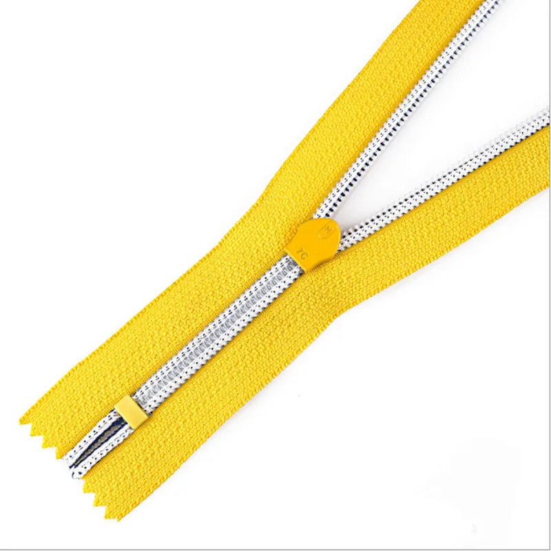 Nylon zipper