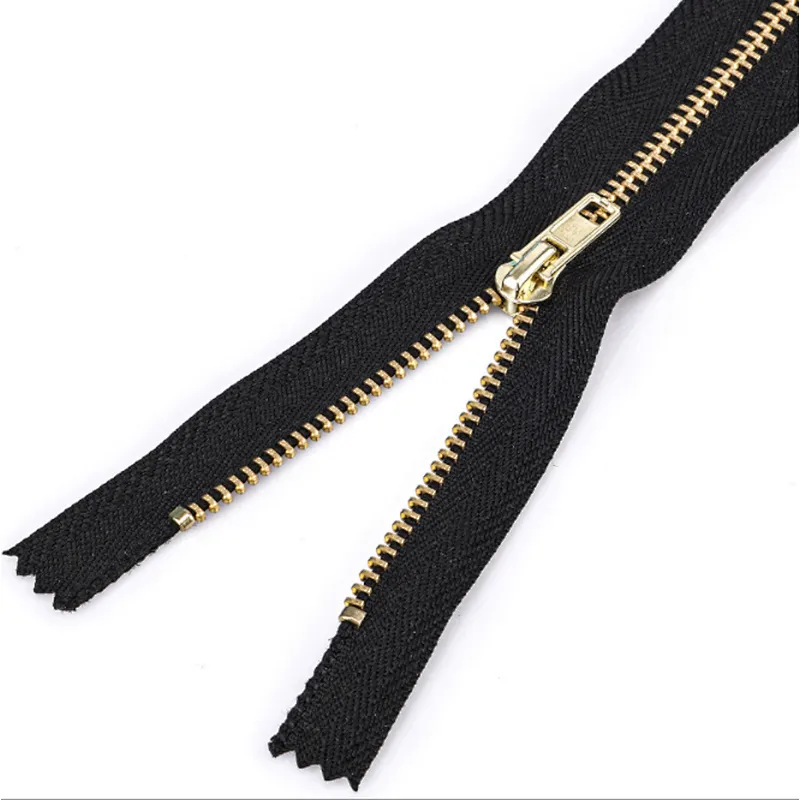 Metal zipper