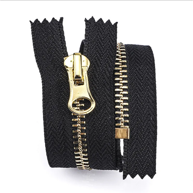 Metal zipper