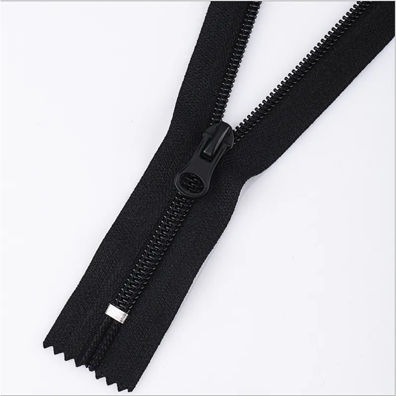 Nylon zipper