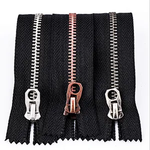 Metal zipper