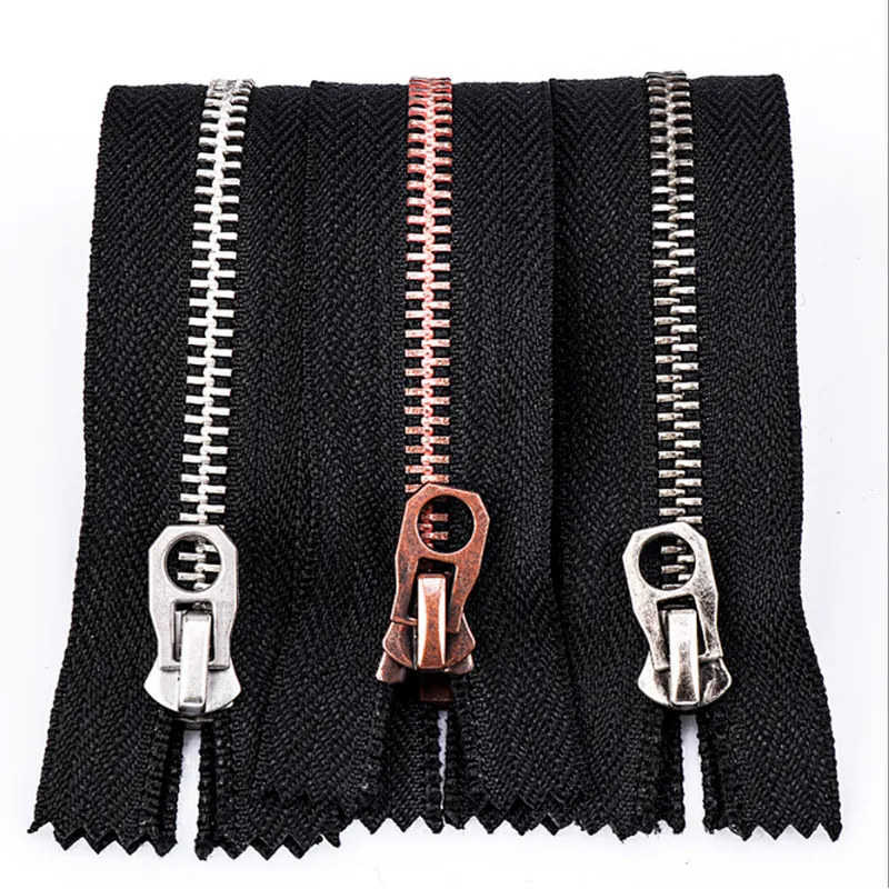 Metal zipper