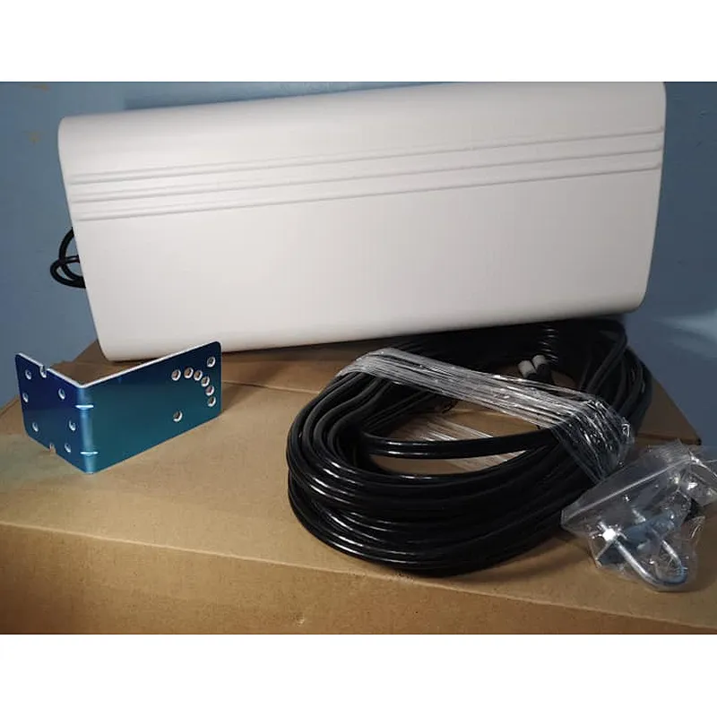 Philippines Indoor Flat Panel Antenna Long Range Hybrid Mimo Antenna