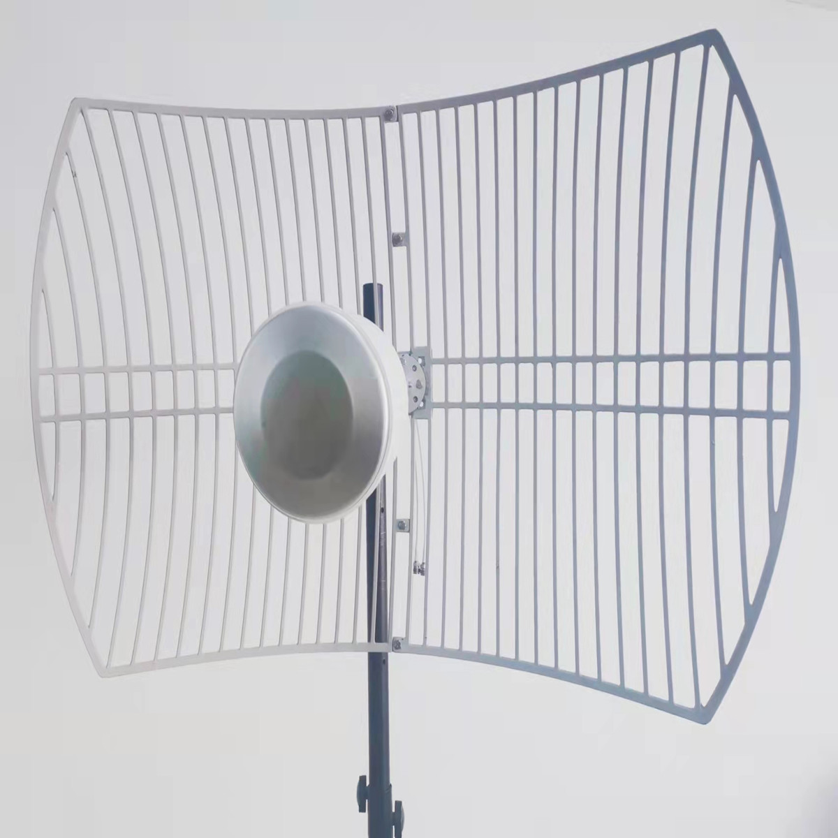 Antena Parabólica de Novo Estilo Alimentador Plano 2*24dBi Grade V8 Antena Parabólica 4G 5G Antena 698-960/1710-2700/3300-3800MHz