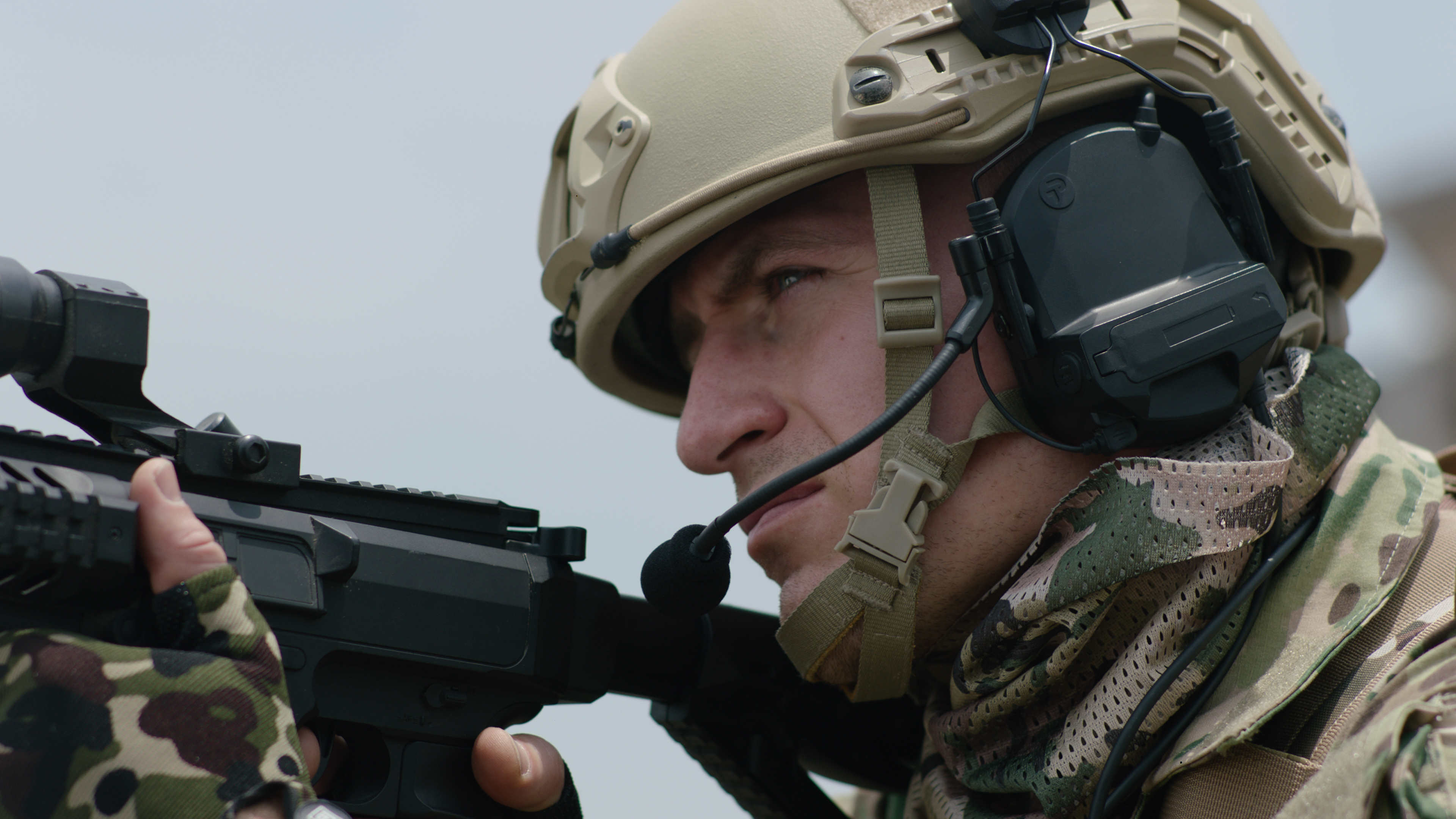 combat helmet headset with rail