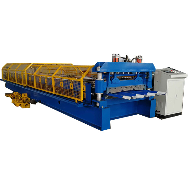 Metal wall panel rolling forming machine
