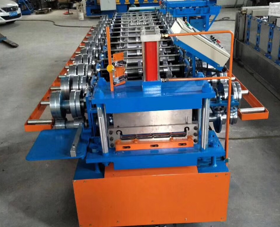 Standing seam wall panel rolling forming machine