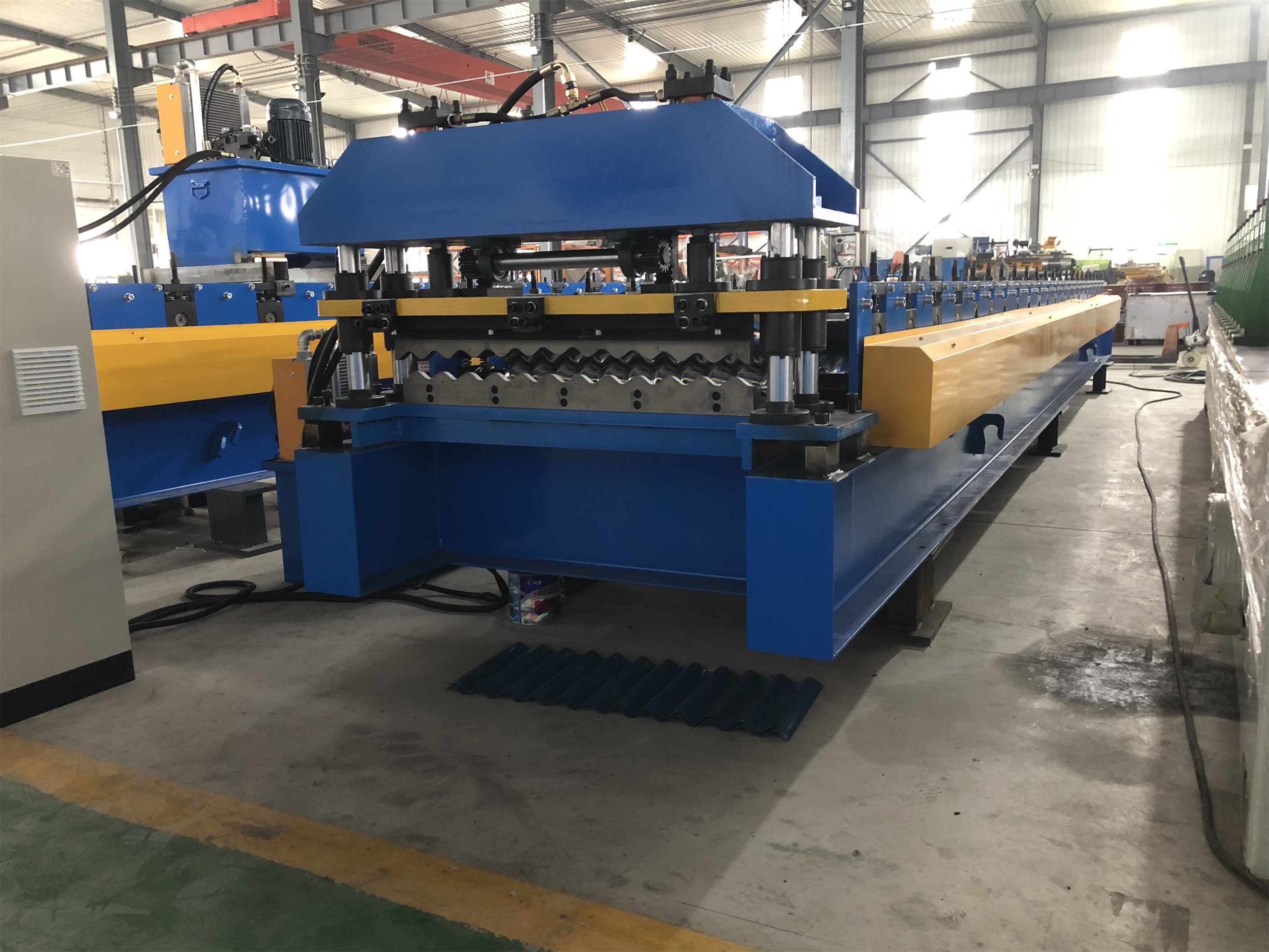 13/3  Galvanised Corrugated Roofing Sheets Roll Forming Machine Corrugated Tile Forming Machine