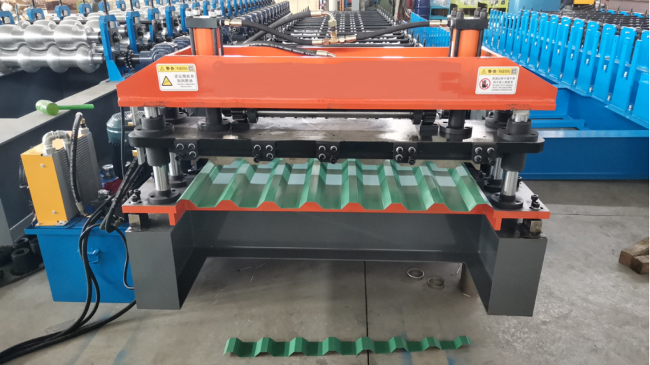 R101 roofing sheet forming machine