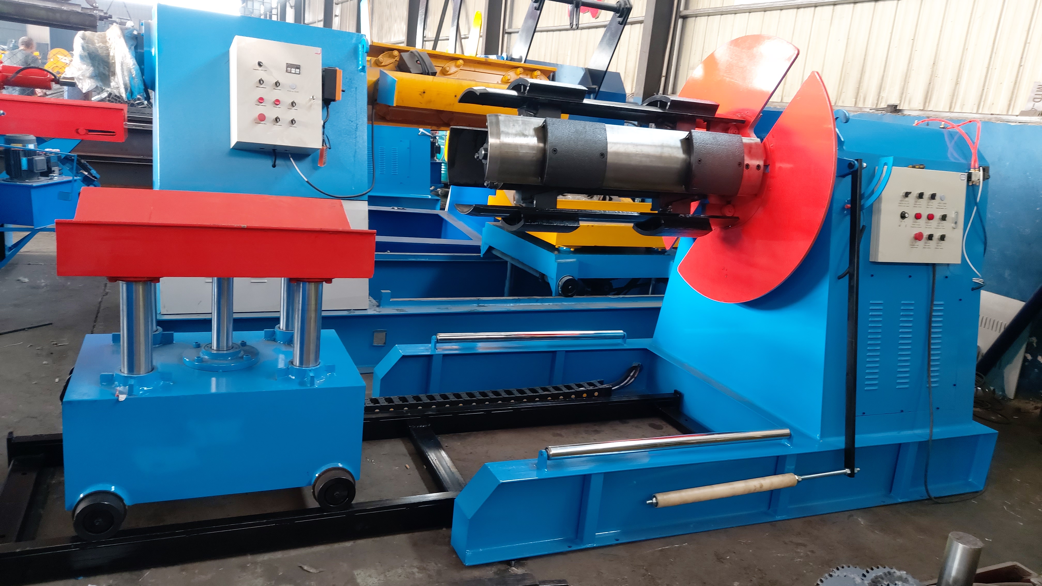 roofing panel roll forming machine
