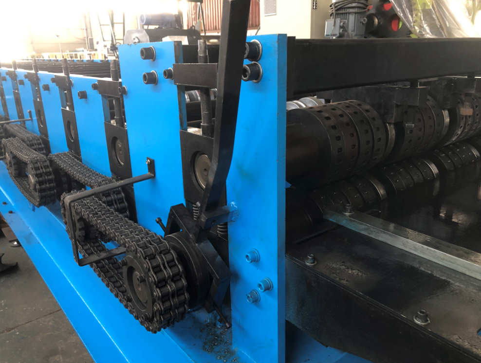 galvanzied steel decking roll forming machine